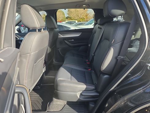 Used 2025 MAZDA CX-70 Plug-In Hybrid w/ Premium Pkg image 16