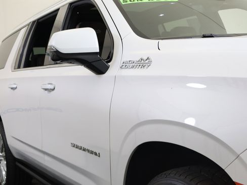 Used 2021 Chevrolet Suburban High Country w/ Premium Package image 3
