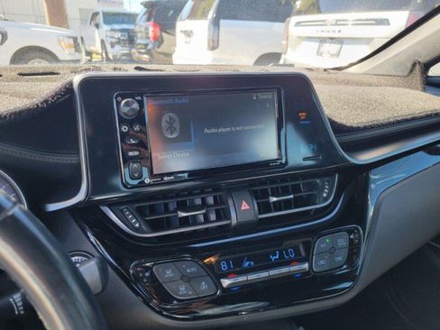 Used 2018 Toyota C-HR image 19