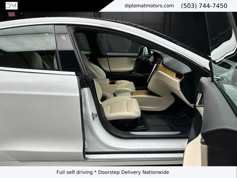 Used 2020 Tesla Model S Long Range Plus image 19