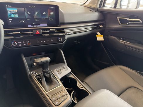 New 2026 Kia Sportage EX image 21