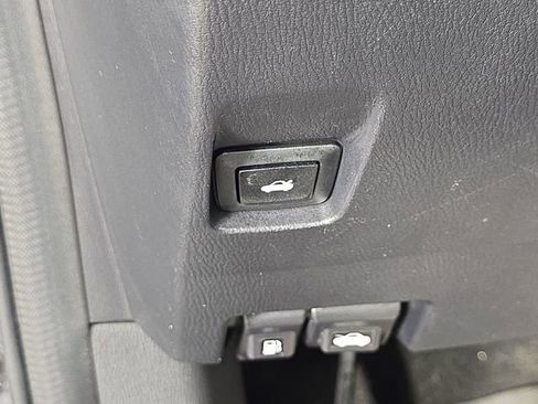 Used 2017 Toyota Yaris iA image 25