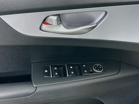 Used 2024 Kia Forte LXS FWD image 15