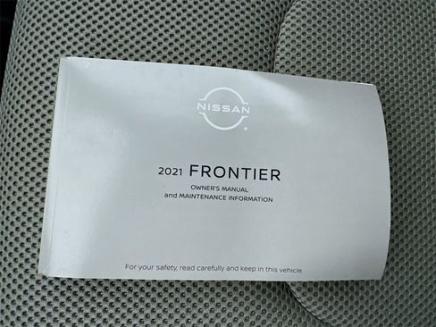 Used 2021 Nissan Frontier SV w/ Midnight Edition Floor Mats image 34