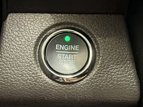 Used 2020 Ford Expedition XLT w/ Equipment Group 202A RWD image 26