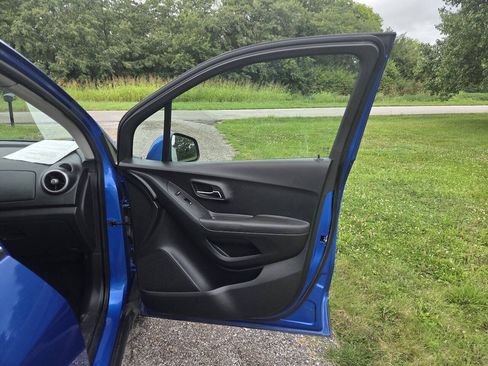 Used 2015 Chevrolet Trax LT FWD image 19