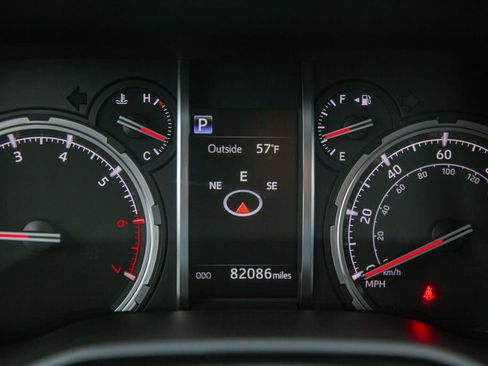 Used 2021 Toyota 4Runner TRD Off-Road Premium w/ Moonroof Package AWD/4WD image 18