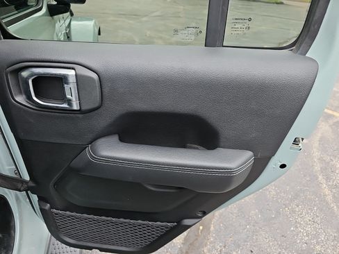 Used 2023 Jeep Wrangler Unlimited Sahara w/ Cold Weather Group AWD/4WD image 16