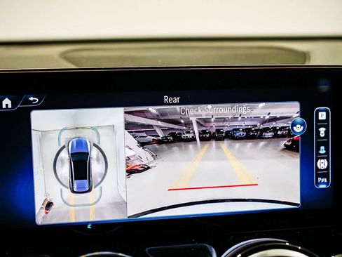 Used 2025 Mercedes-Benz GLB 35 AMG 4MATIC image 24