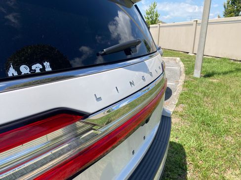 Used 2019 Lincoln Navigator L Reserve AWD/4WD image 12