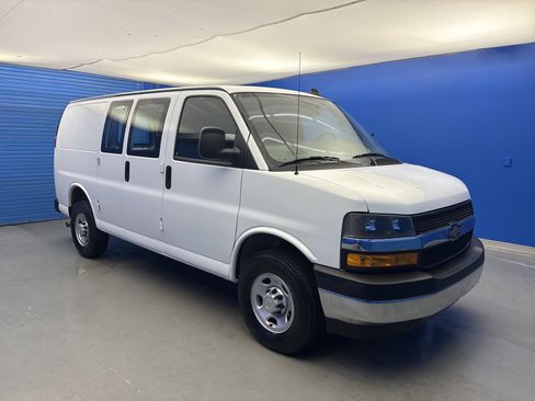 Used 2024 Chevrolet Express 2500 w/ Driver Convenience Package image 2