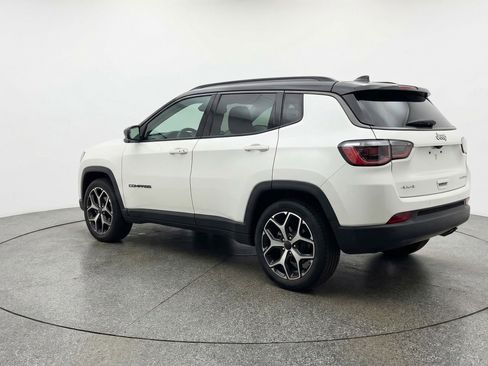 Used 2025 Jeep Compass Limited image 6