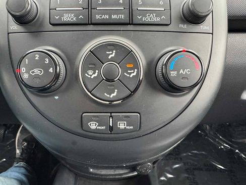 Used 2013 Kia Soul image 21