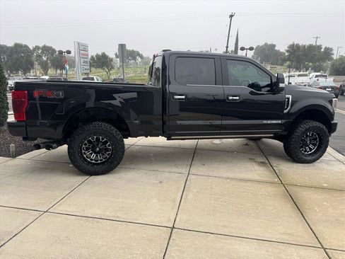 Used 2022 Ford F250 Platinum w/ FX4 Off-Road Package image 7