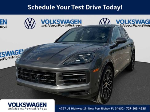 Used 2025 Porsche Cayenne AWD/4WD image 1