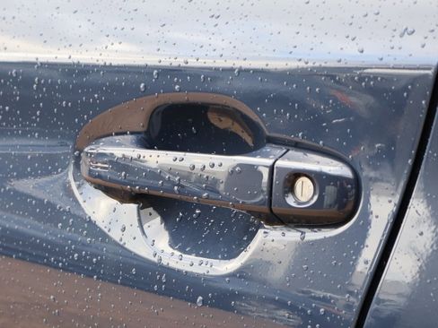 Used 2024 Subaru Ascent Premium w/ Convenience Package image 22