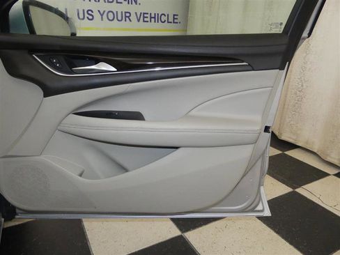 Used 2017 Buick LaCrosse Preferred image 24