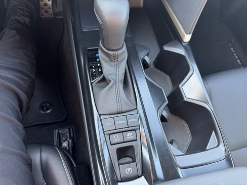 Certified 2025 Toyota Camry SE image 10