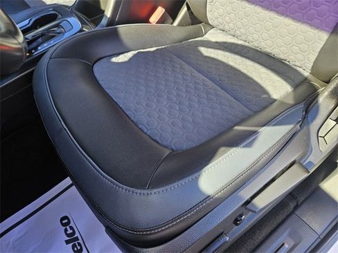 Used 2017 Chevrolet Colorado Z71 image 10