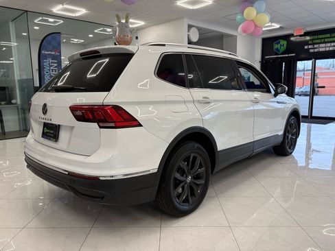 Used 2024 Volkswagen Tiguan SE image 12