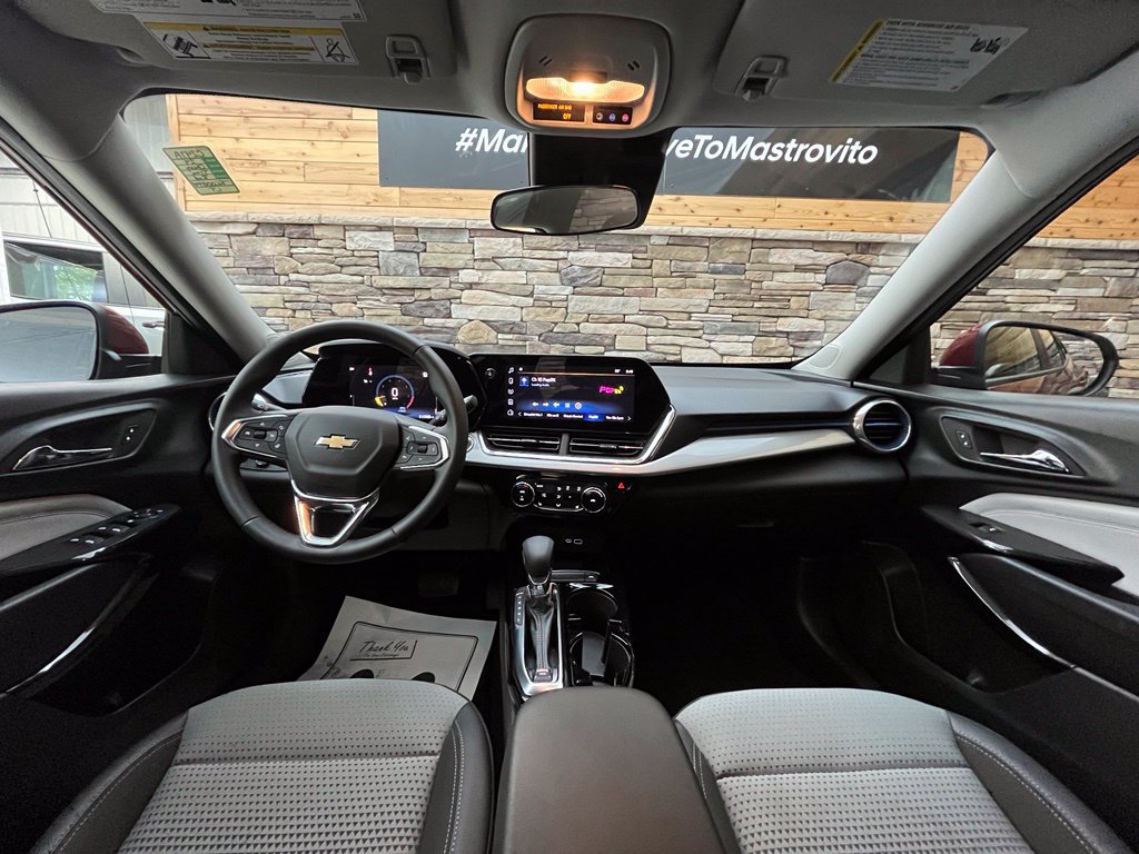 Used 2024 Chevrolet Trax LT w/ Driver Confidence Package FWD image 25
