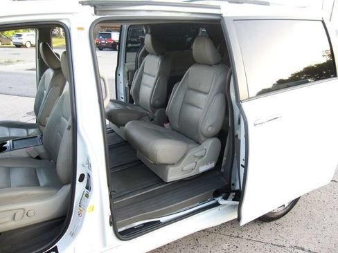 Used 2019 Toyota Sienna XLE w/ XLE Navigation Package AWD/4WD image 28