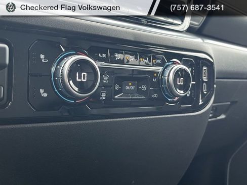 Used 2025 GMC Sierra 1500 SLT image 40