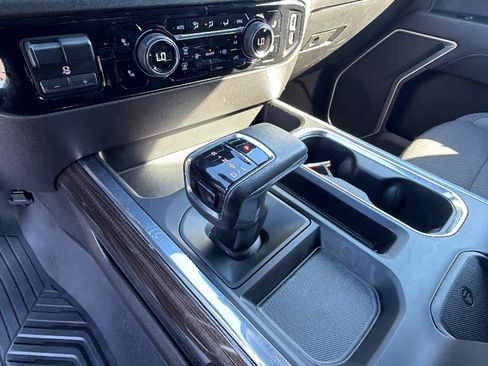 Used 2022 Chevrolet Silverado 1500 RST AWD/4WD image 13