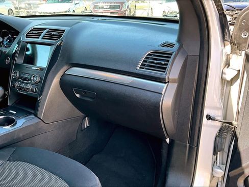 Used 2019 Ford Explorer XLT w/ Equipment Group 201A image 17