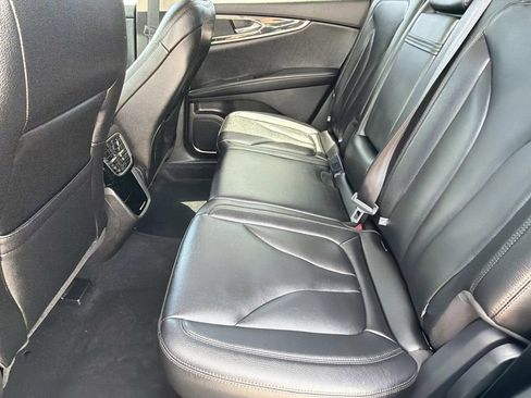 Used 2023 Lincoln Nautilus AWD w/ Premium Package image 15