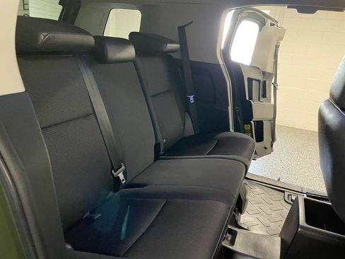 Used 2014 Toyota FJ Cruiser 4WD w/ Convenience Package image 11