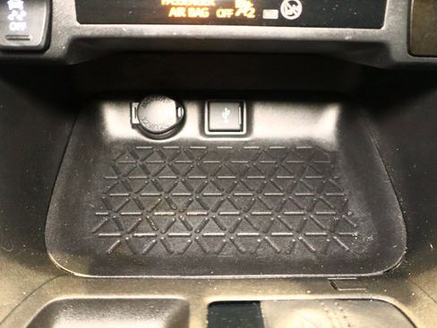 Used 2021 Toyota RAV4 LE image 25