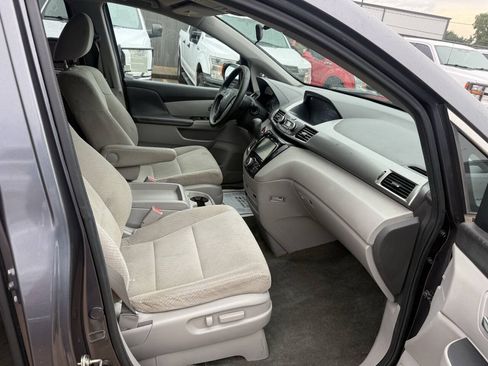 Used 2016 Honda Odyssey SE image 10