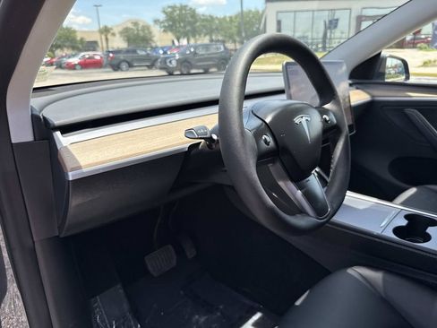 Used 2023 Tesla Model Y Long Range AWD/4WD image 22