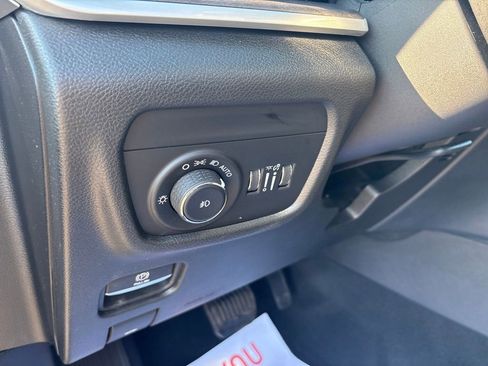 Used 2023 Jeep Grand Cherokee Limited image 17