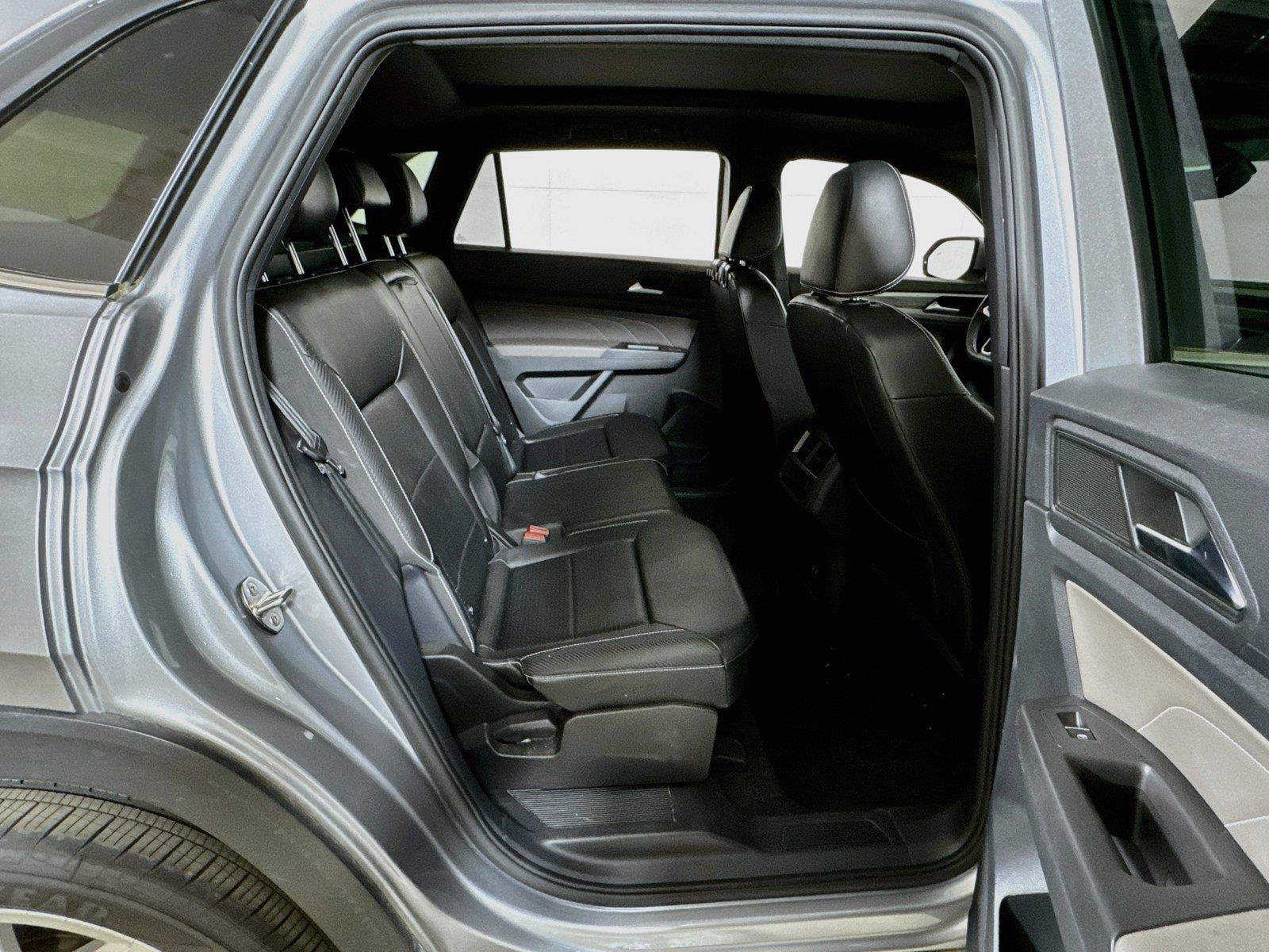 Used 2023 Volkswagen Atlas Cross Sport SE w/ Panoramic Sunroof Package FWD image 23