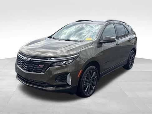 Used 2024 Chevrolet Equinox RS w/ RS Leather Package AWD/4WD image 3