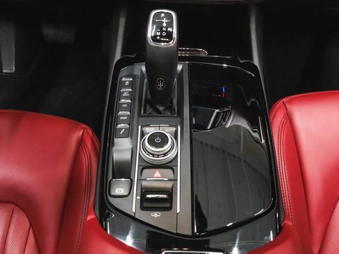 Used 2023 Maserati Levante GT image 41