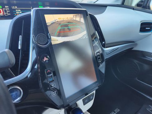 Used 2018 Toyota Prius Four image 23