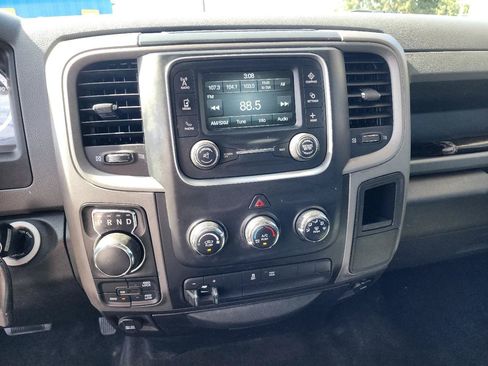 Used 2015 RAM 1500 Express AWD/4WD image 15