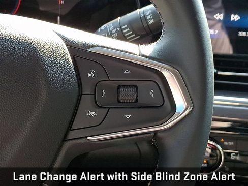 Used 2025 Chevrolet Trax ACTIV w/ Sunroof Package FWD image 26