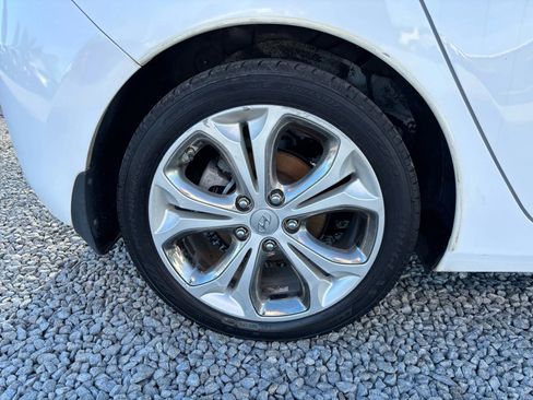 Used 2013 Hyundai Elantra GT w/ Tech Pkg image 7