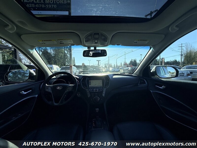 Used 2016 Hyundai Santa Fe SE w/ Option Group 03 AWD/4WD image 13