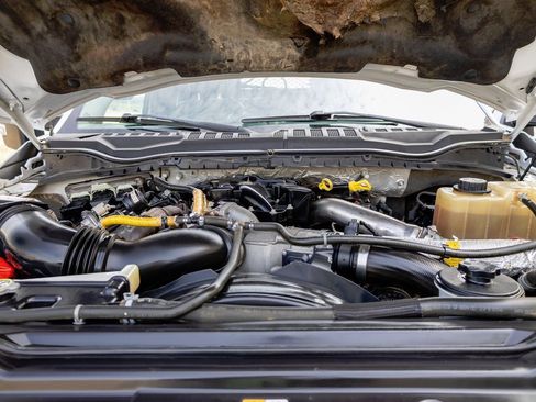 Used 2017 Ford F550 4x4 Crew Cab Super Duty image 17