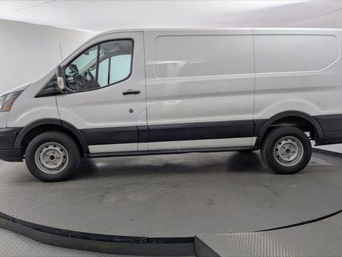 Used 2017 Ford Transit 350 130 Low Roof RWD image 3