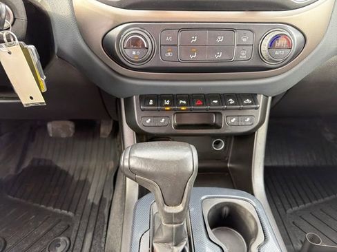 Used 2021 Chevrolet Colorado Z71 w/ Safety Package AWD/4WD image 28