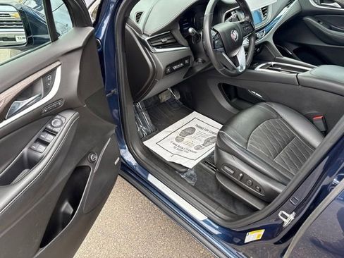 Used 2022 Buick Enclave Avenir w/ Avenir Technology Package AWD/4WD image 11