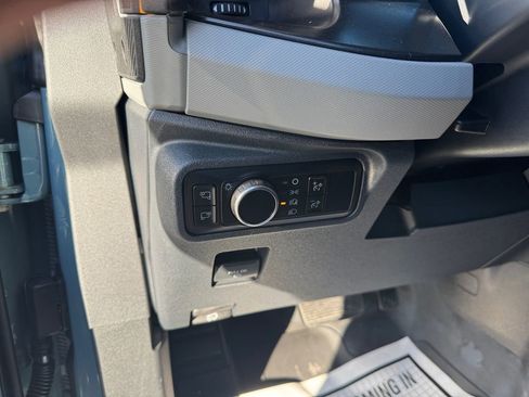 Used 2023 Ford Bronco Badlands image 28