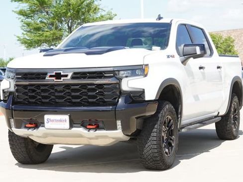 Used 2024 Chevrolet Silverado 1500 ZR2 w/ Technology Package AWD/4WD image 3