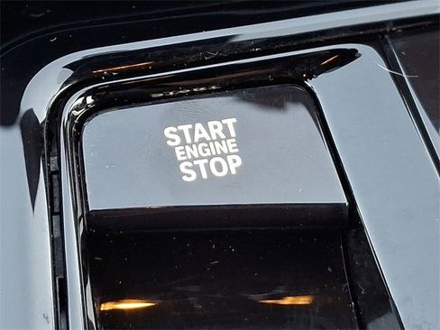 Used 2025 BMW 530i xDrive w/ Premium Package image 25